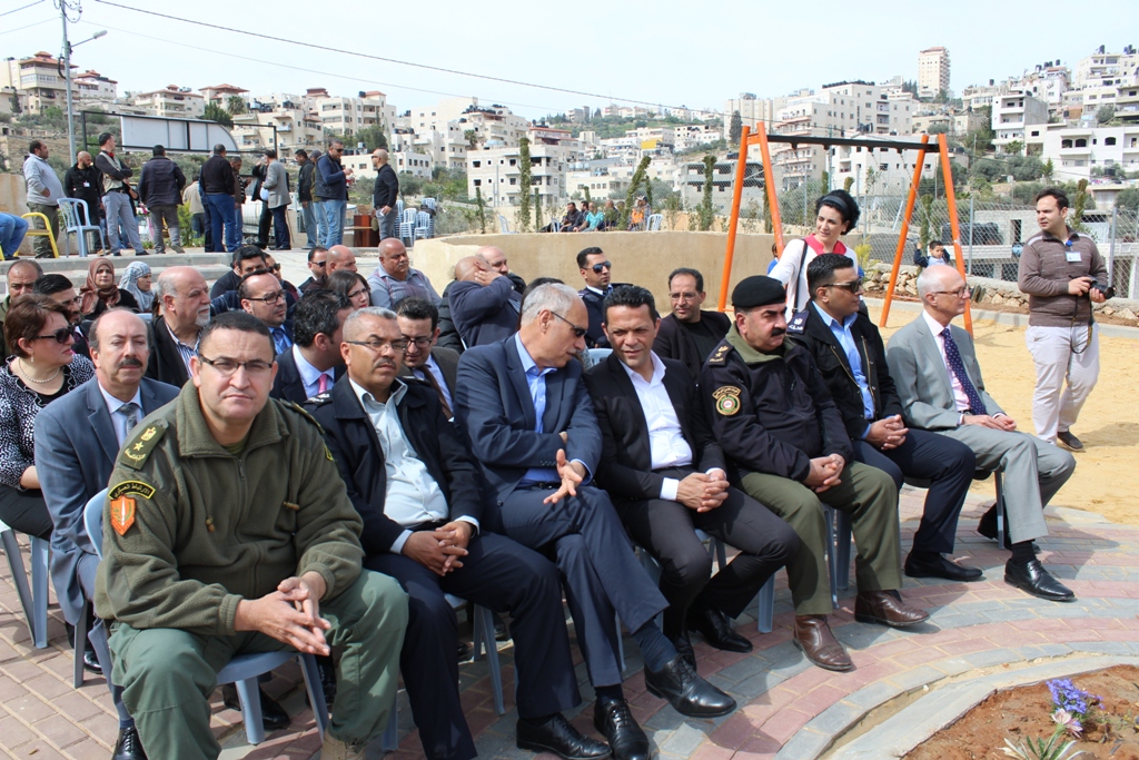 بلدية بيت لحم تفتتح مع شركائها حديقة البيارة في شارع  باب الجبيعة في المدينة