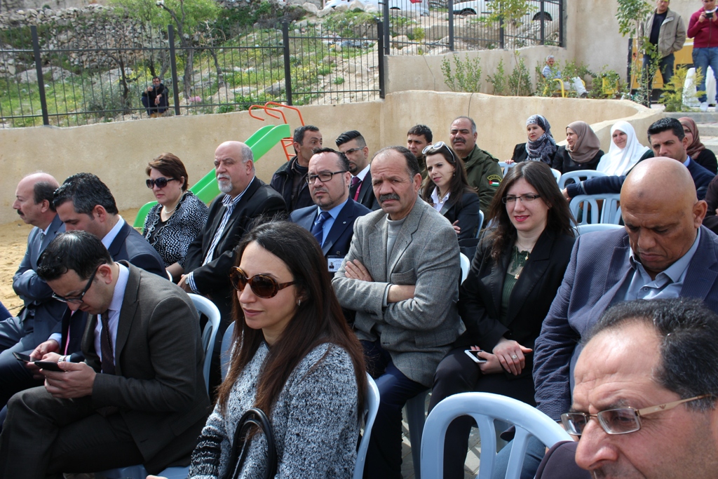 بلدية بيت لحم تفتتح مع شركائها حديقة البيارة في شارع  باب الجبيعة في المدينة