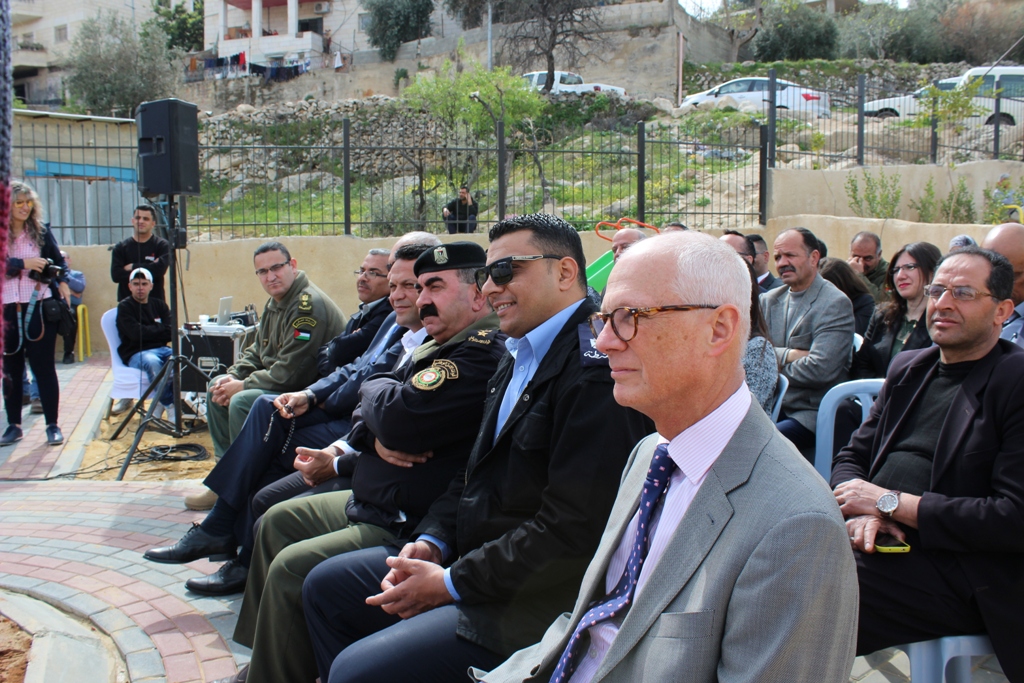 بلدية بيت لحم تفتتح مع شركائها حديقة البيارة في شارع  باب الجبيعة في المدينة