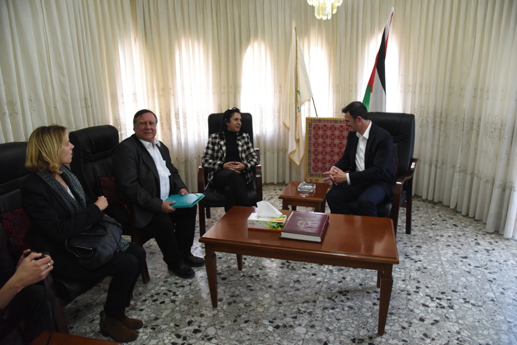 رئيسة بلدية بيت لحم تشارك في إستقبال رئيس جمهورية سلوفاكيا وتلتقي برئيس بلدية غرونوبل الفرنسية