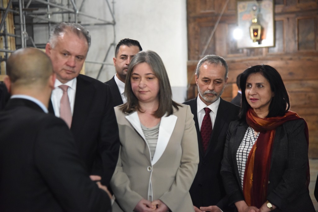 رئيسة بلدية بيت لحم تشارك في إستقبال رئيس جمهورية سلوفاكيا وتلتقي برئيس بلدية غرونوبل الفرنسية