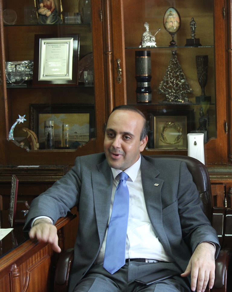 لقاء يجمع رئيسي بلديتي بيت لحم وبافوس القبرصية بهدف بحث توقيع اتفافية توأمة لدعم التبادل السياحي