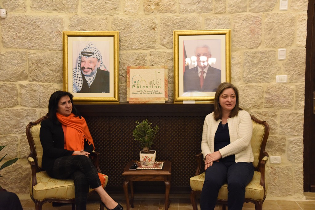 معايعة وبابون وجحا ونصار يوقعان مذكرة تفاهم بخصوص كنيسة المهد