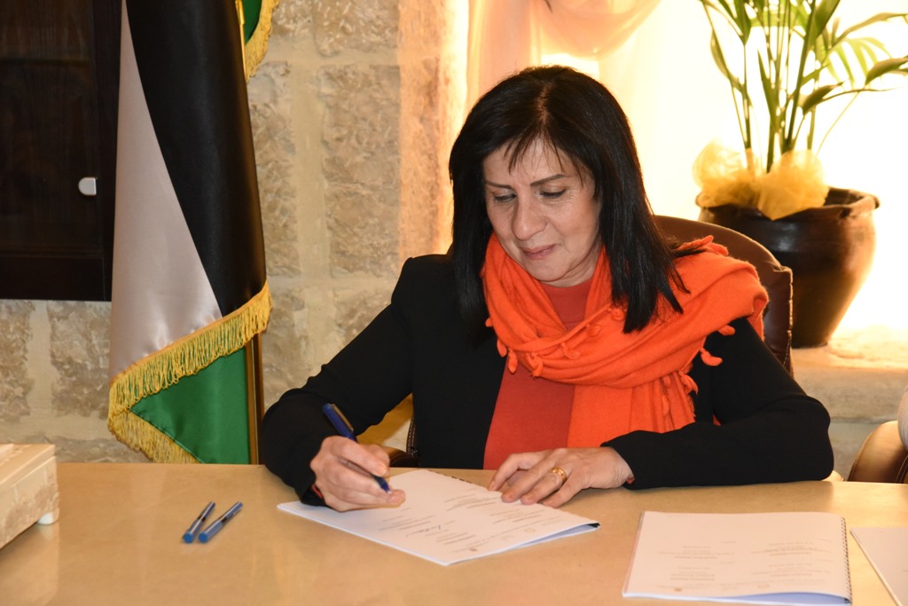 معايعة وبابون وجحا ونصار يوقعان مذكرة تفاهم بخصوص كنيسة المهد