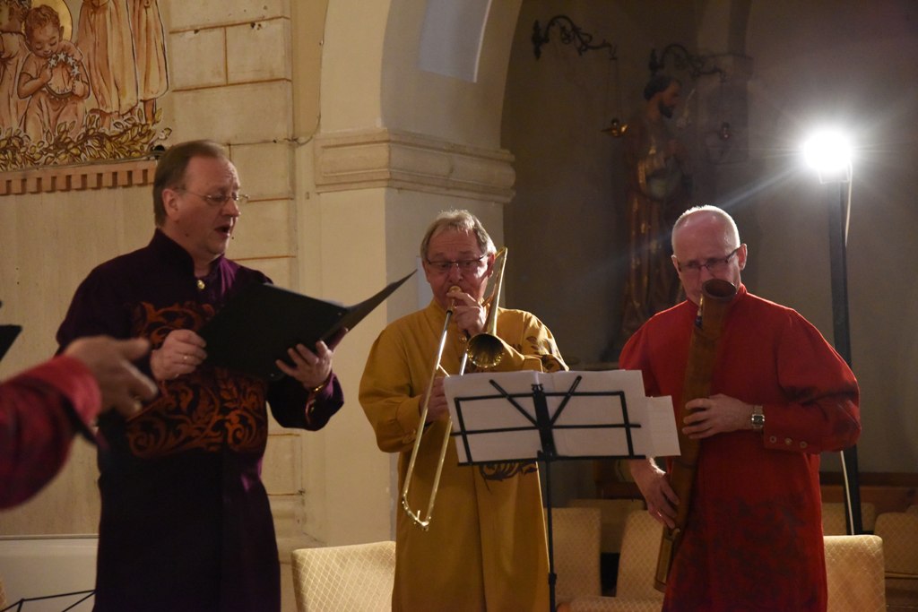  في إطار إتفاقية التوأمة بين بلديتي بيت لحم وهابسالو الأستونية عرض موسيقي ينادي بالسلام والمحبة في جامعة بيت لحم