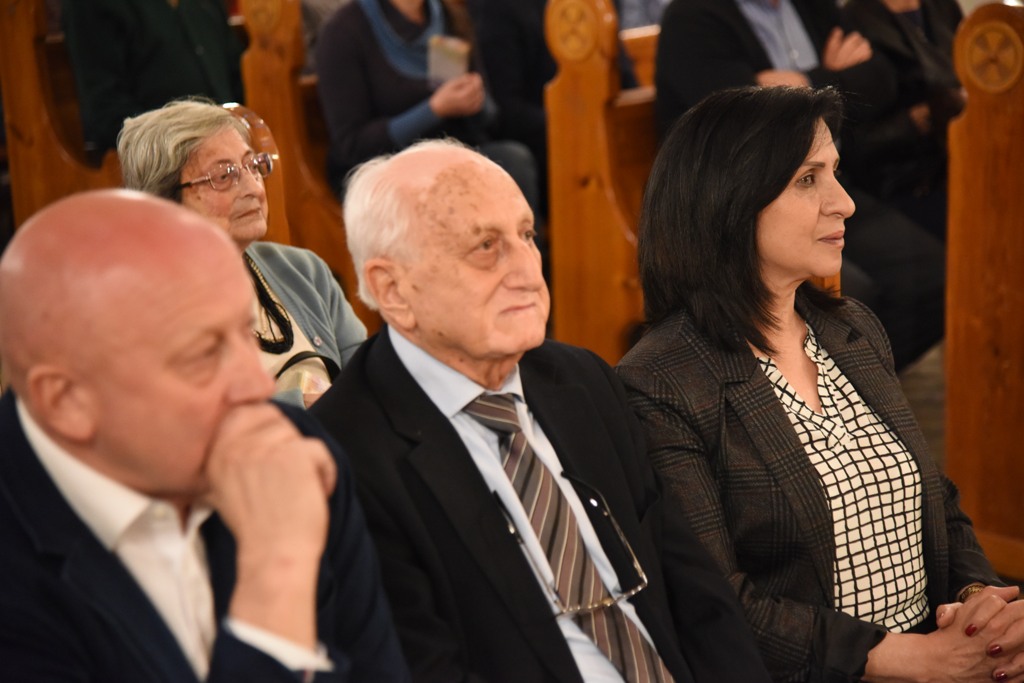  في إطار إتفاقية التوأمة بين بلديتي بيت لحم وهابسالو الأستونية عرض موسيقي ينادي بالسلام والمحبة في جامعة بيت لحم