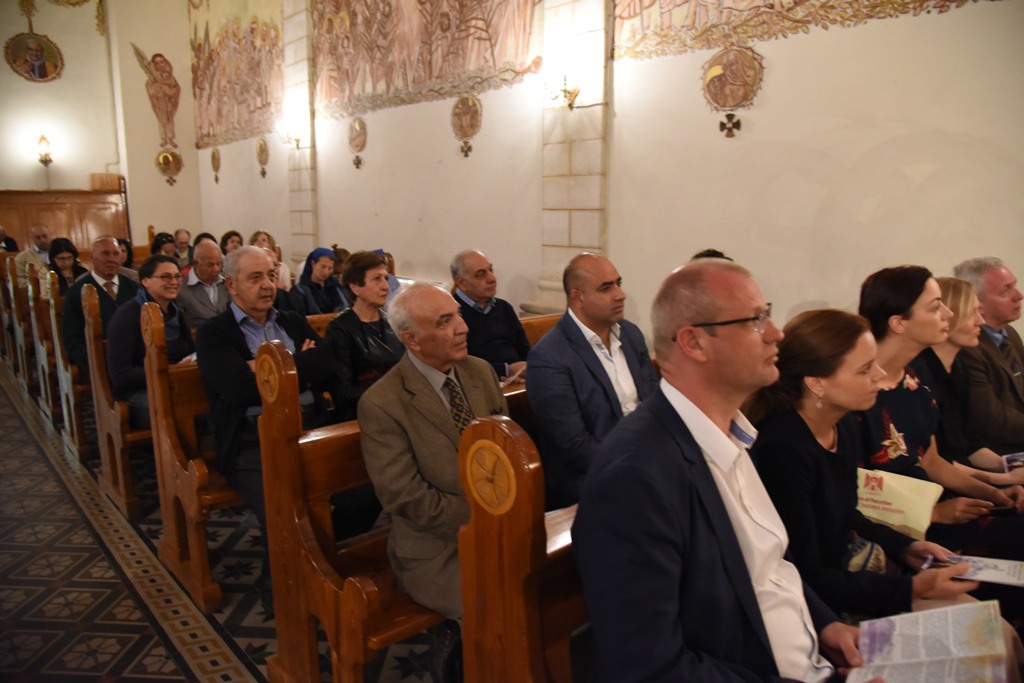  في إطار إتفاقية التوأمة بين بلديتي بيت لحم وهابسالو الأستونية عرض موسيقي ينادي بالسلام والمحبة في جامعة بيت لحم