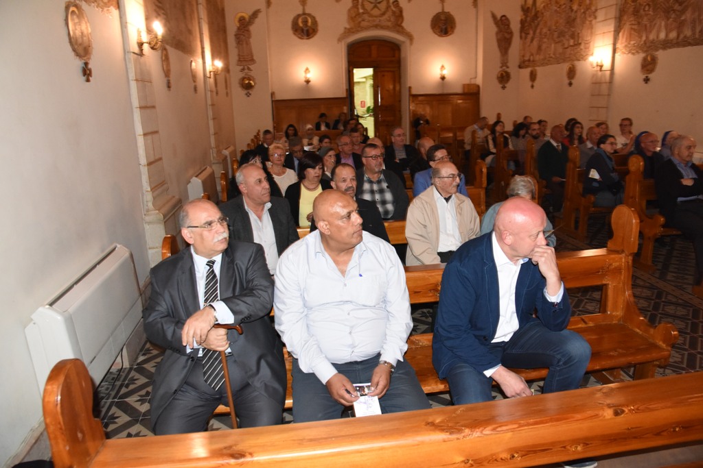  في إطار إتفاقية التوأمة بين بلديتي بيت لحم وهابسالو الأستونية عرض موسيقي ينادي بالسلام والمحبة في جامعة بيت لحم