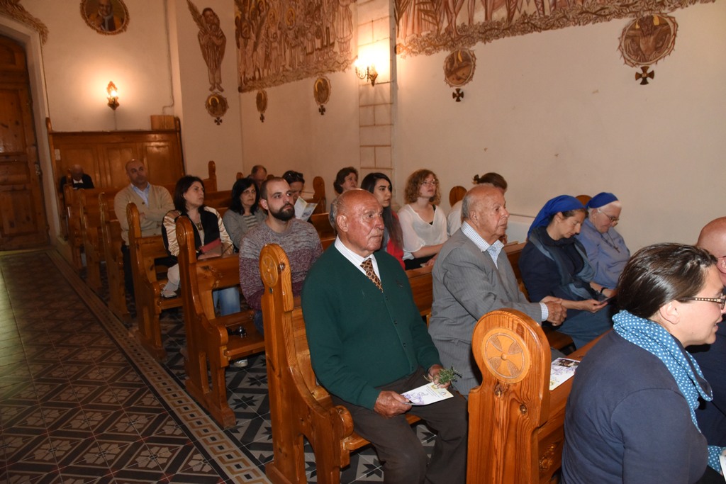  في إطار إتفاقية التوأمة بين بلديتي بيت لحم وهابسالو الأستونية عرض موسيقي ينادي بالسلام والمحبة في جامعة بيت لحم