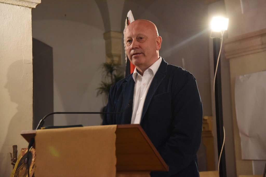  في إطار إتفاقية التوأمة بين بلديتي بيت لحم وهابسالو الأستونية عرض موسيقي ينادي بالسلام والمحبة في جامعة بيت لحم