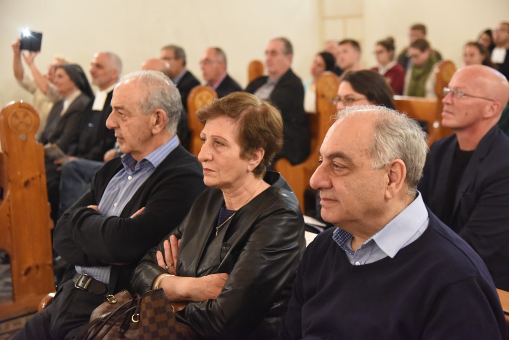  في إطار إتفاقية التوأمة بين بلديتي بيت لحم وهابسالو الأستونية عرض موسيقي ينادي بالسلام والمحبة في جامعة بيت لحم