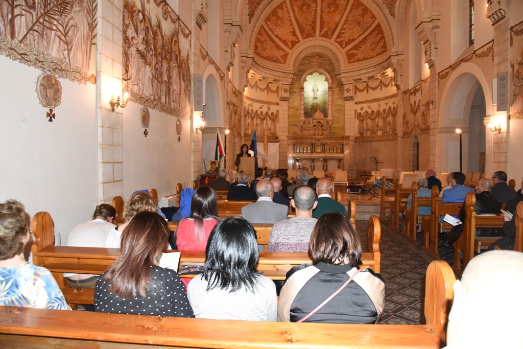  في إطار إتفاقية التوأمة بين بلديتي بيت لحم وهابسالو الأستونية عرض موسيقي ينادي بالسلام والمحبة في جامعة بيت لحم