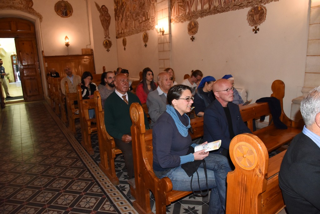  في إطار إتفاقية التوأمة بين بلديتي بيت لحم وهابسالو الأستونية عرض موسيقي ينادي بالسلام والمحبة في جامعة بيت لحم