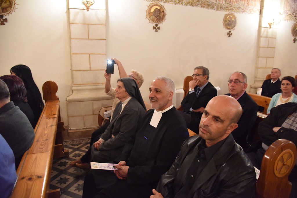  في إطار إتفاقية التوأمة بين بلديتي بيت لحم وهابسالو الأستونية عرض موسيقي ينادي بالسلام والمحبة في جامعة بيت لحم