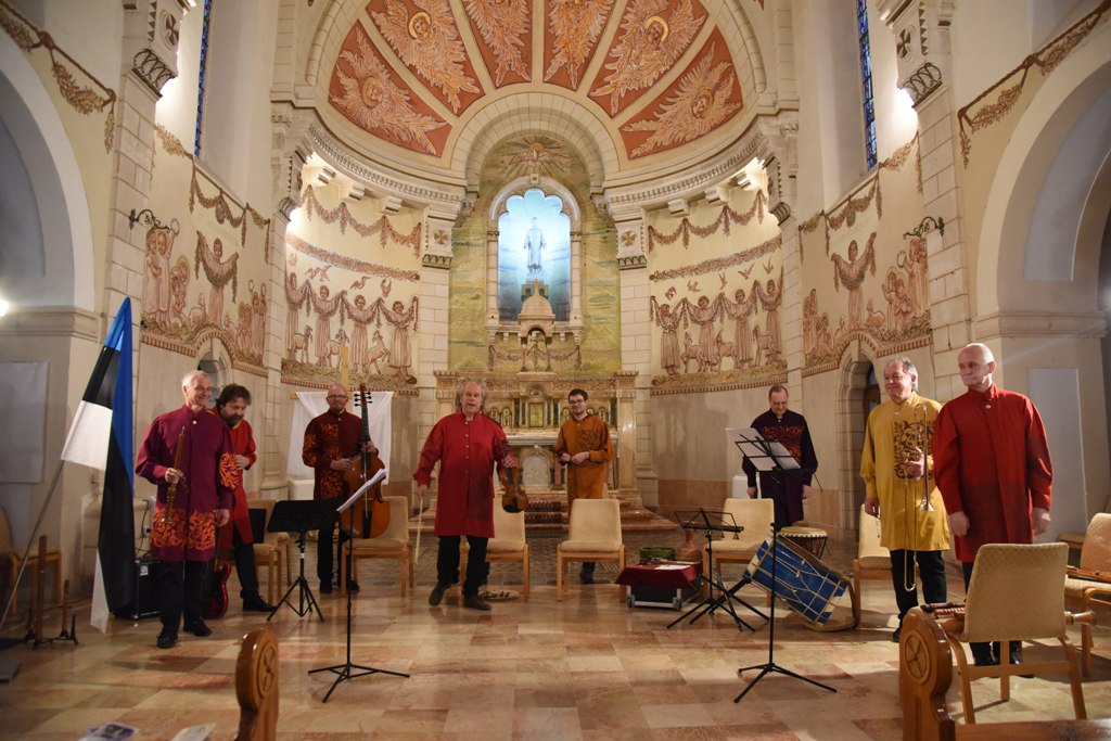  في إطار إتفاقية التوأمة بين بلديتي بيت لحم وهابسالو الأستونية عرض موسيقي ينادي بالسلام والمحبة في جامعة بيت لحم