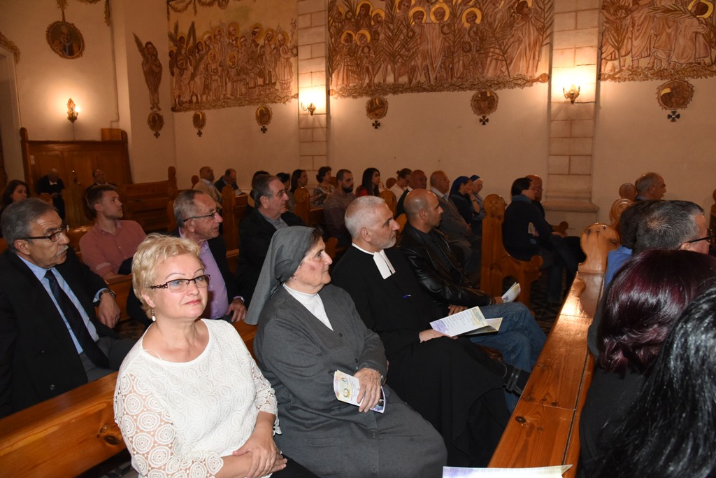  في إطار إتفاقية التوأمة بين بلديتي بيت لحم وهابسالو الأستونية عرض موسيقي ينادي بالسلام والمحبة في جامعة بيت لحم