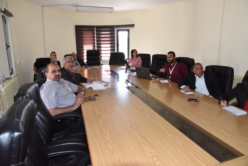إجتماع في بلدية بيت لحم لعرض فكرة التصميم الأولي لمشروع اعادة تأهيل شارع النجمة
