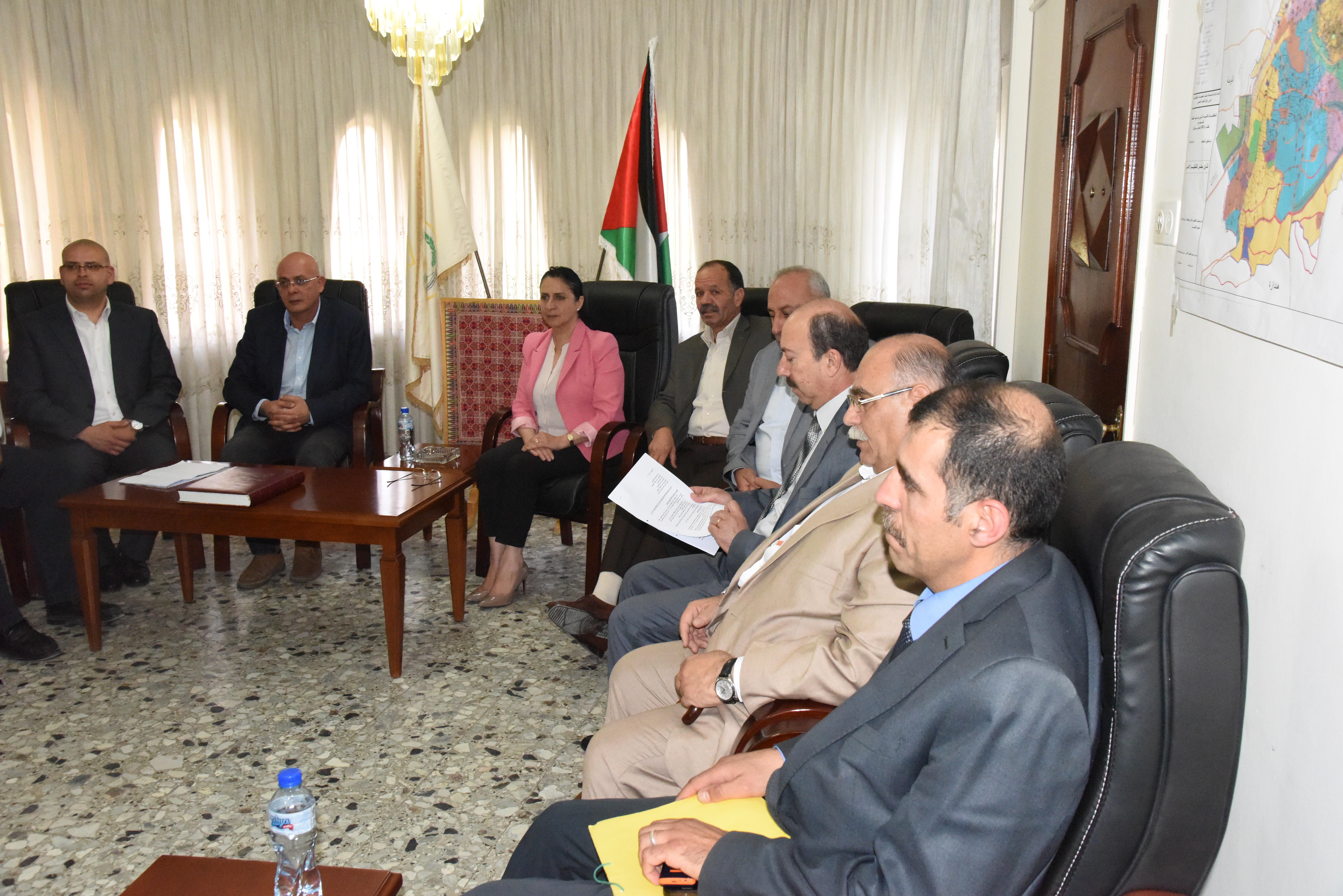 مؤتمر صحفي في بلدية بيت لحم حول قضية تسليم وإستلام محطة الباصات المركزية 