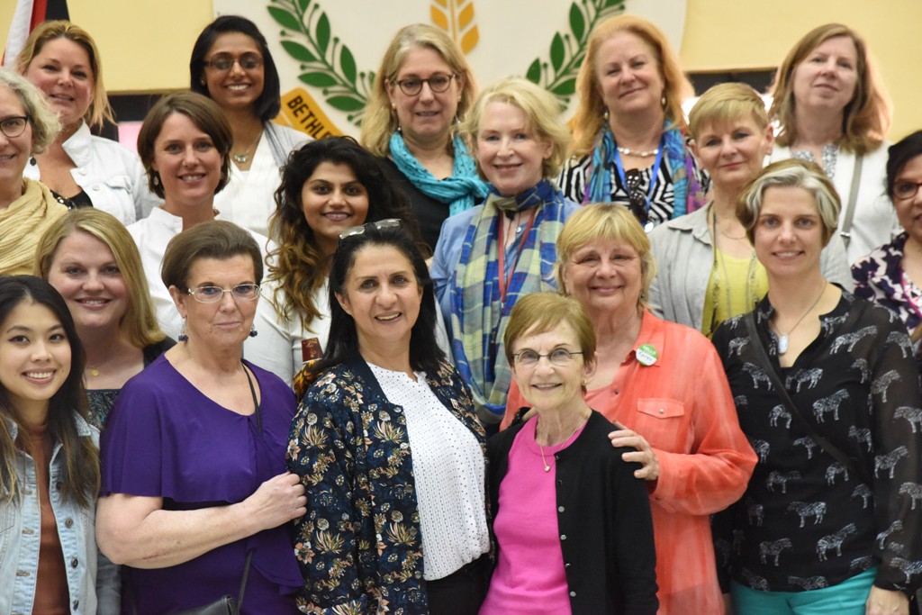 بابون تستقبل وفدا نسويا أمريكيا من مركز المرأة و الديمقراطية