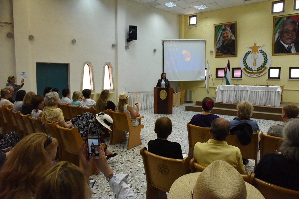 بابون تستقبل وفدا نسويا أمريكيا من مركز المرأة و الديمقراطية