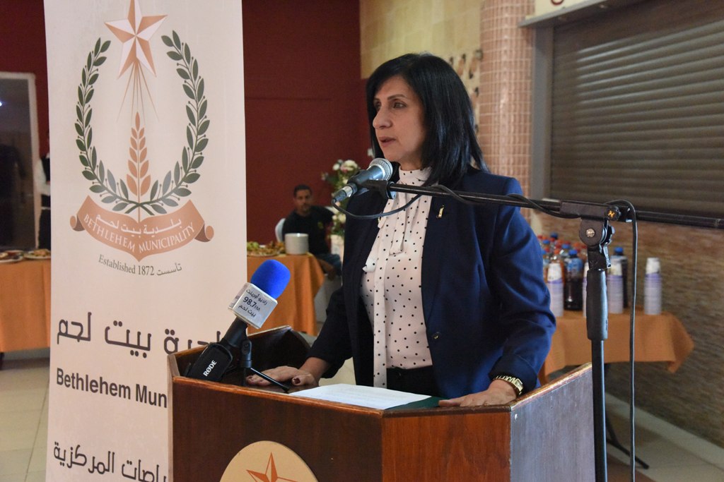بلدية بيت لحم تنظم حفل إستلام محطة الباصات المركزية