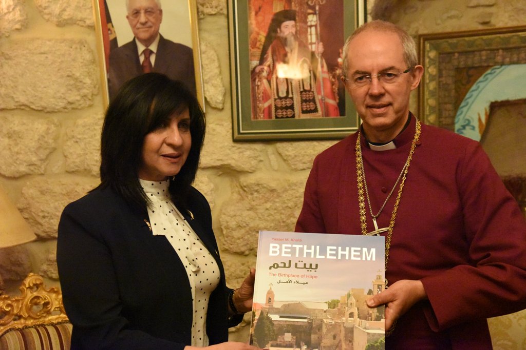 رئيسة بلدية بيت لحم تشارك في برنامج زيارة رئيس أساقفة كانتربري إلى بيت لحم 