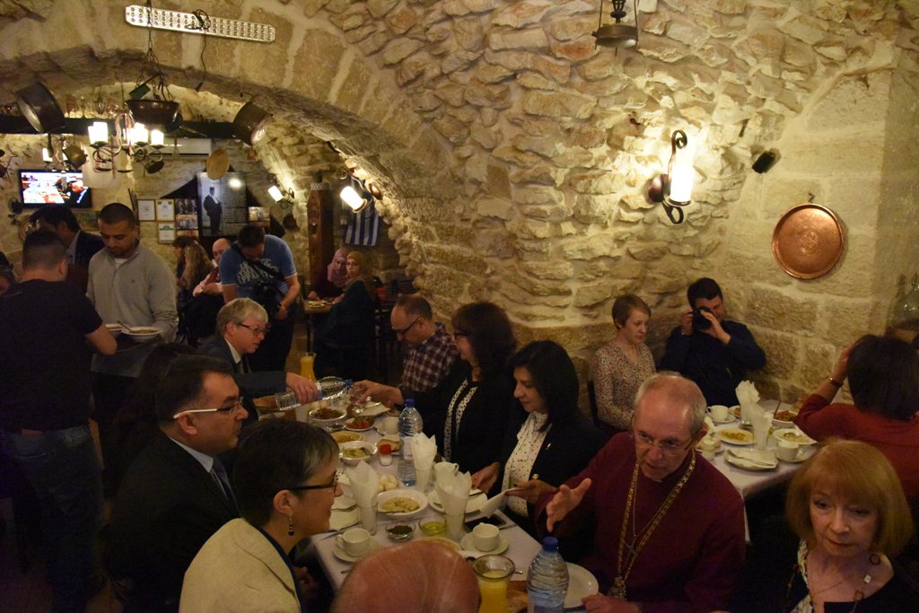 رئيسة بلدية بيت لحم تشارك في برنامج زيارة رئيس أساقفة كانتربري إلى بيت لحم 