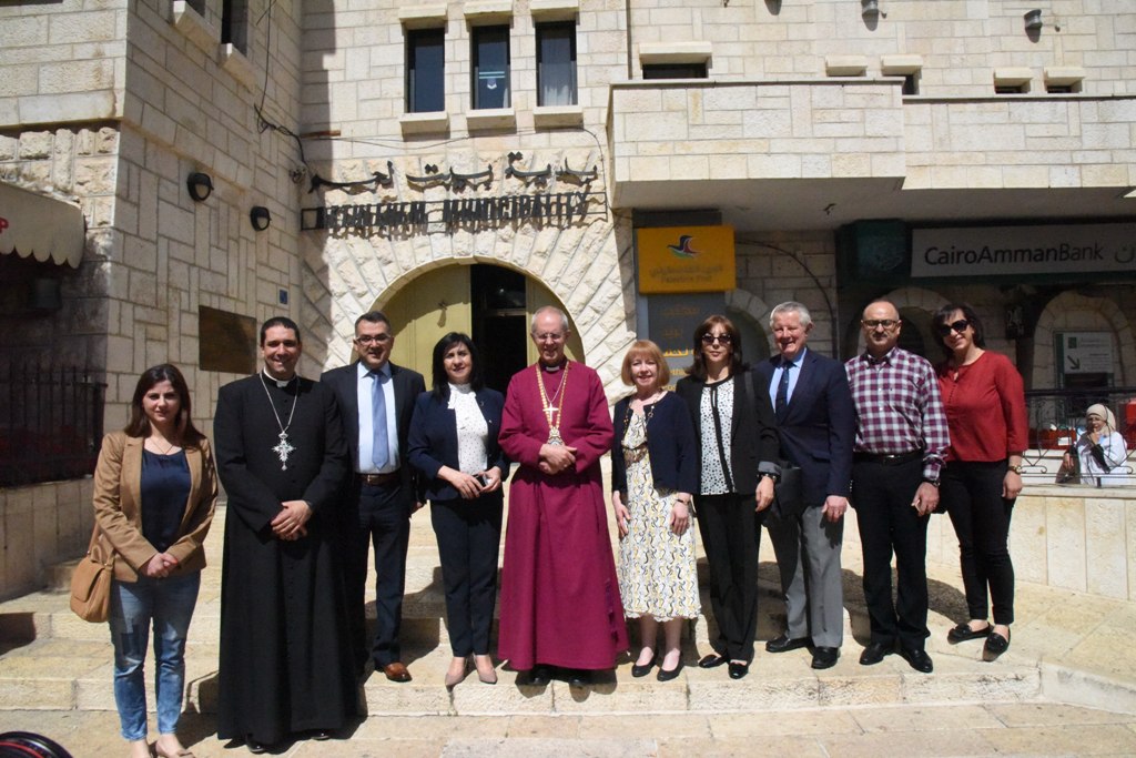 رئيسة بلدية بيت لحم تشارك في برنامج زيارة رئيس أساقفة كانتربري إلى بيت لحم 