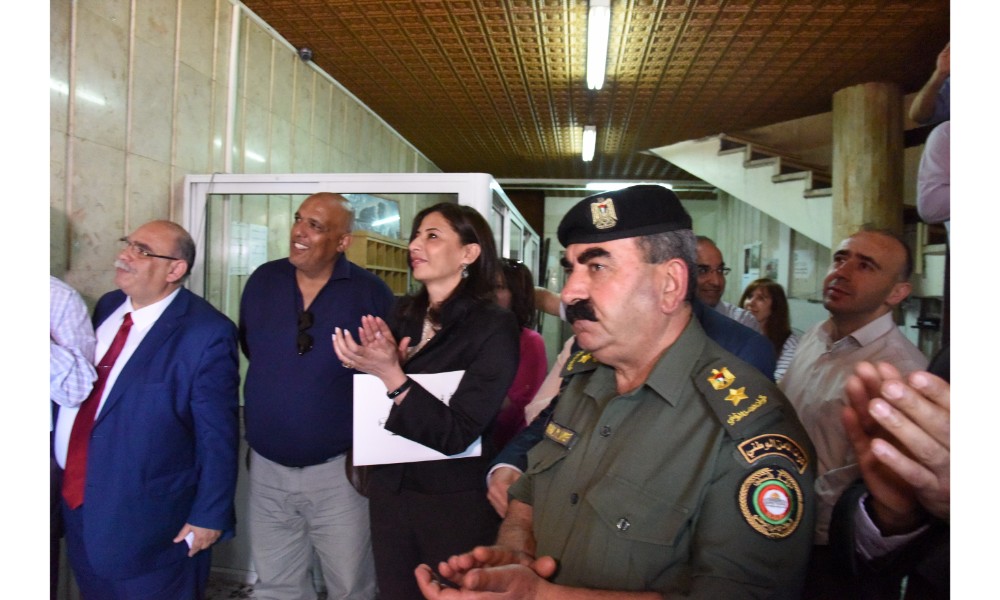 رئيسة بلدية بيت لحم وممثل روسيا لدى فلسطين يزيحان الستارة عن لوحتي تدشين مشروع تأهيل شارع النجمة وتفرعاته وتأهيل مبنى بلدية بيت لحم 