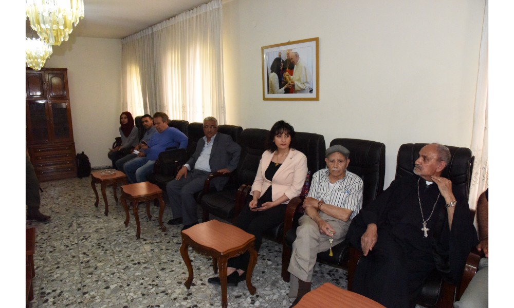 رئيسة بلدية بيت لحم وممثل روسيا لدى فلسطين يزيحان الستارة عن لوحتي تدشين مشروع تأهيل شارع النجمة وتفرعاته وتأهيل مبنى بلدية بيت لحم 