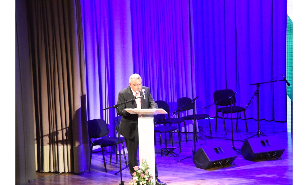 رئيسة بلدية بيت لحم وممثل روسيا لدى فلسطين يزيحان الستارة عن لوحتي تدشين مشروع تأهيل شارع النجمة وتفرعاته وتأهيل مبنى بلدية بيت لحم 