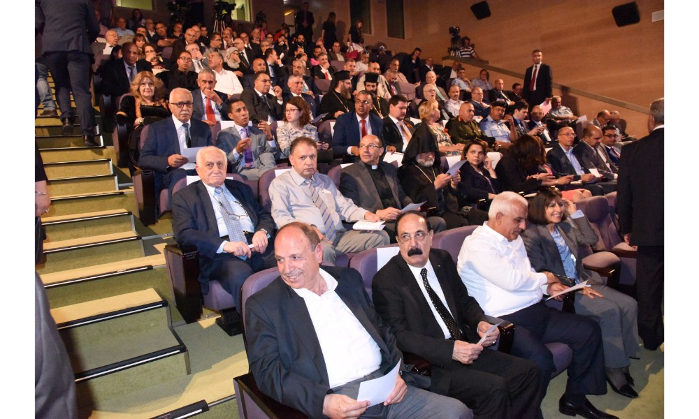 رئيسة بلدية بيت لحم وممثل روسيا لدى فلسطين يزيحان الستارة عن لوحتي تدشين مشروع تأهيل شارع النجمة وتفرعاته وتأهيل مبنى بلدية بيت لحم 