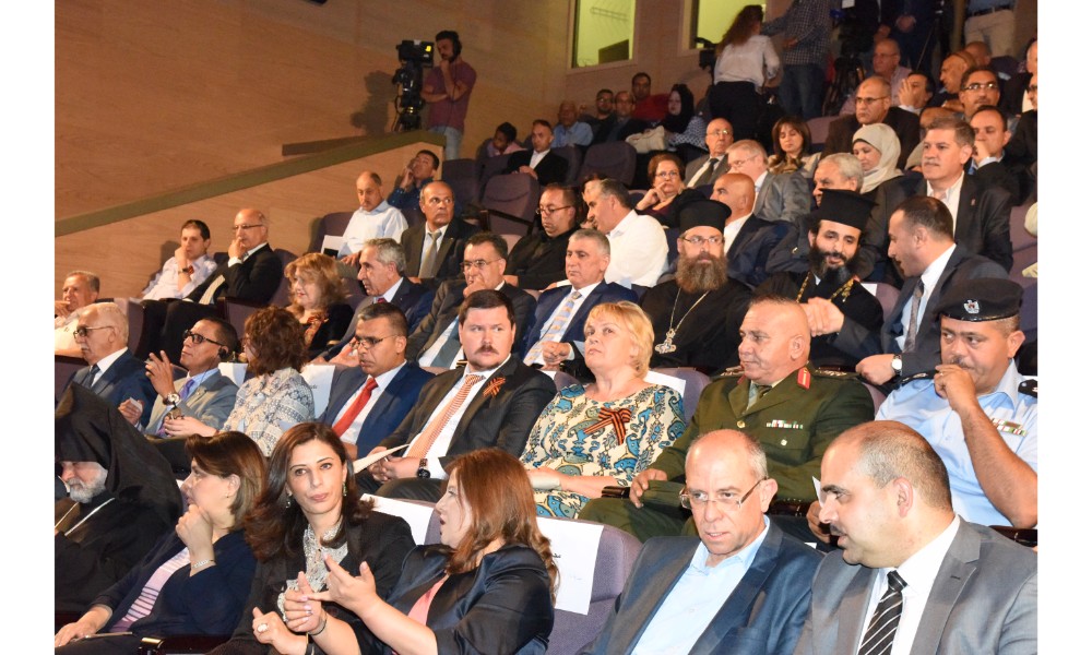 رئيسة بلدية بيت لحم وممثل روسيا لدى فلسطين يزيحان الستارة عن لوحتي تدشين مشروع تأهيل شارع النجمة وتفرعاته وتأهيل مبنى بلدية بيت لحم 