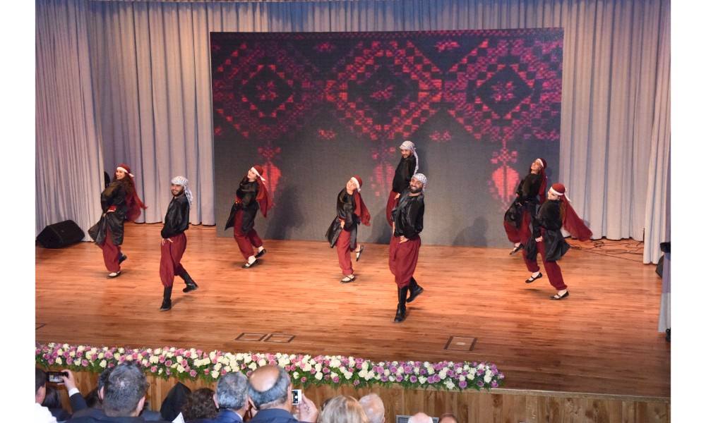 رئيسة بلدية بيت لحم وممثل روسيا لدى فلسطين يزيحان الستارة عن لوحتي تدشين مشروع تأهيل شارع النجمة وتفرعاته وتأهيل مبنى بلدية بيت لحم 