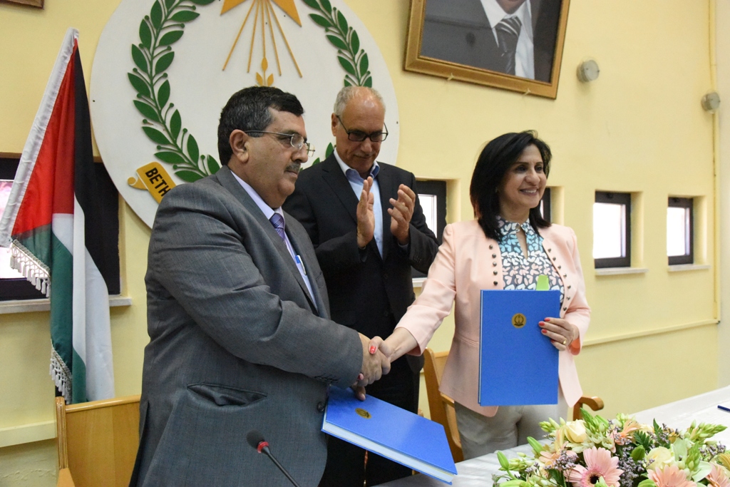 مراسم تسليم وإستلام مجلس بلدية بيت لحم في دار البلدية وسط حضور مجتمعي كبير 