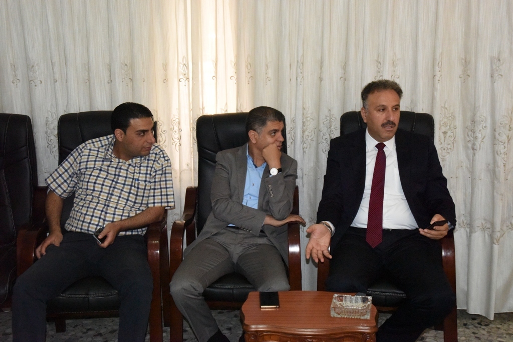 رئيس بلدية بيت لحم المحامي أنطون سلمان يستقبل عددا من الشخصيات الإعتبارية في دار البلدية والذين بدورهم قدموا التهنئة 