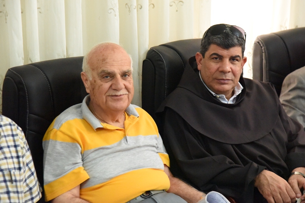 رئيس بلدية بيت لحم المحامي أنطون سلمان يستقبل عددا من الشخصيات الإعتبارية في دار البلدية والذين بدورهم قدموا التهنئة 