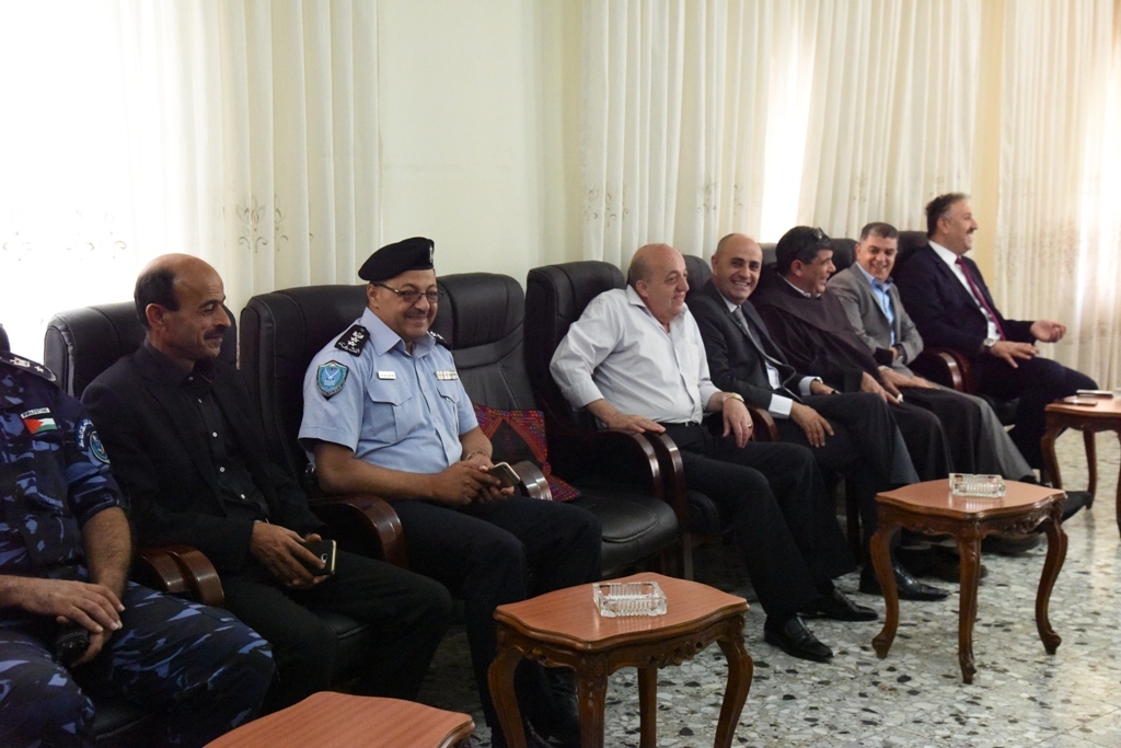 رئيس بلدية بيت لحم المحامي أنطون سلمان يستقبل عددا من الشخصيات الإعتبارية في دار البلدية والذين بدورهم قدموا التهنئة 