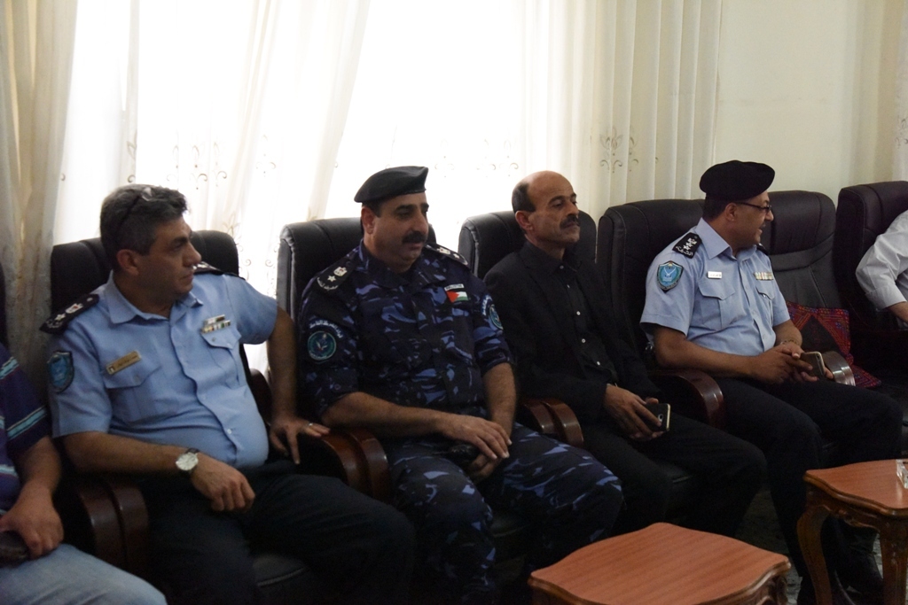 رئيس بلدية بيت لحم المحامي أنطون سلمان يستقبل عددا من الشخصيات الإعتبارية في دار البلدية والذين بدورهم قدموا التهنئة 