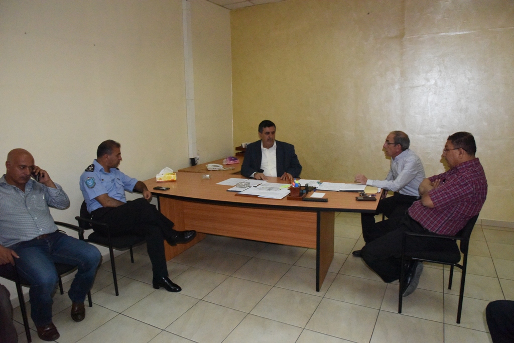 رئيس بلدية بيت لحم في جولة تفقدية لمحطة الباصات المركزية ويبدي ملاحظاته لتطويرها  ويبحث سبل حل الأزمة المرورية في المنطقة المحيطة بالمحطة