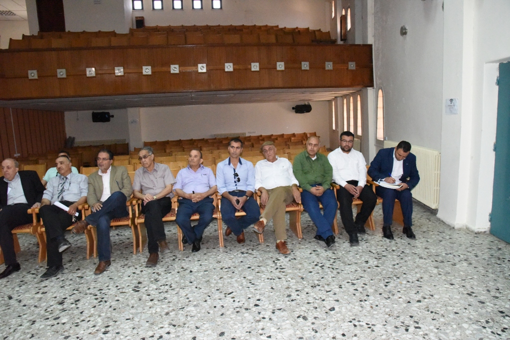 رئيس بلدية بيت لحم يجتمع مع مهندسي المدينة لتحديد إحتياجاتها الهندسية وكيفية تطويرها 