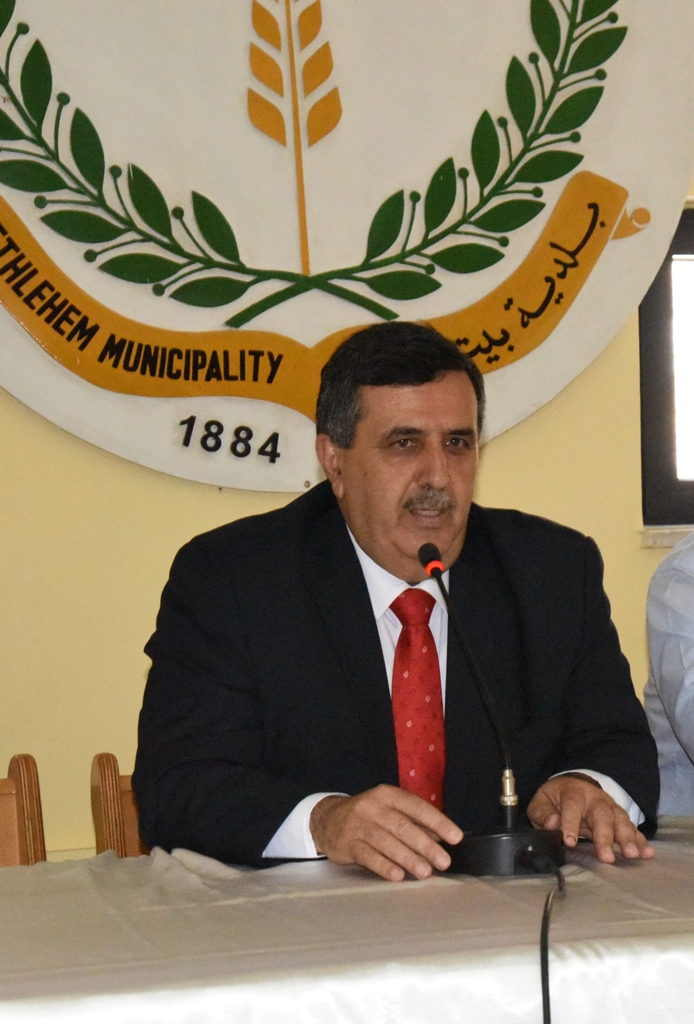 لقاء جماهيري في بلدية بيت لحم  لمناقشة موضوع الأزمة المرورية عند مفرق العين