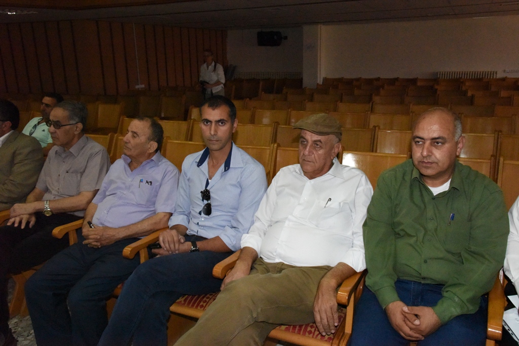 رئيس بلدية بيت لحم يجتمع مع مهندسي المدينة لتحديد إحتياجاتها الهندسية وكيفية تطويرها 