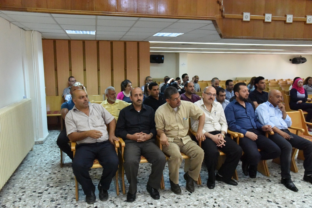 رئيس وأعضاء مجلس بلدية بيت لحم يلتقون بطاقم البلدية 