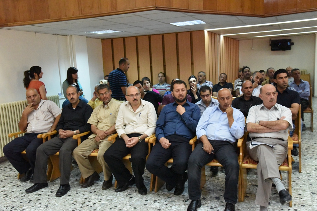 رئيس وأعضاء مجلس بلدية بيت لحم يلتقون بطاقم البلدية 