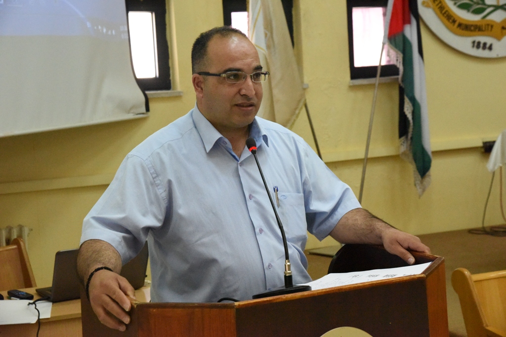 رئيس وأعضاء مجلس بلدية بيت لحم يلتقون بطاقم البلدية 