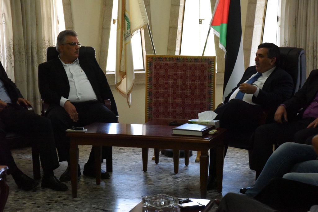  رئيس بلدية بيت لحم يبحث مع الوزير غنيم مشروع تطوير شبكة المياه