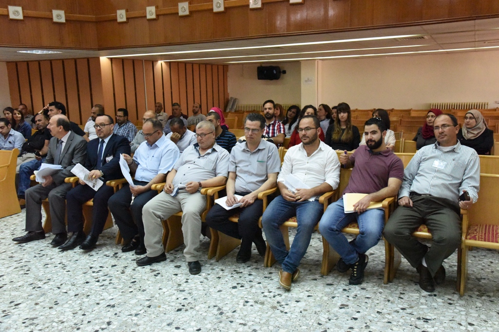 رئيس وأعضاء مجلس بلدية بيت لحم يلتقون بطاقم البلدية 