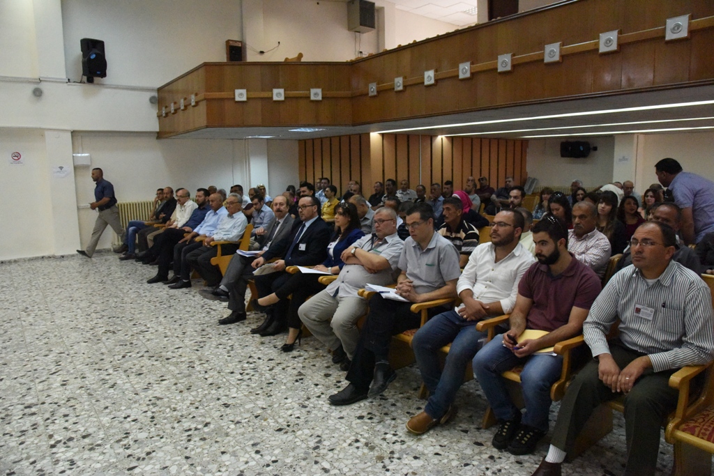 رئيس وأعضاء مجلس بلدية بيت لحم يلتقون بطاقم البلدية 