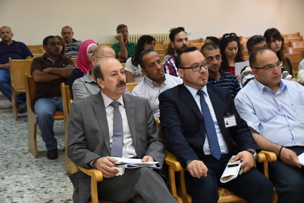 رئيس وأعضاء مجلس بلدية بيت لحم يلتقون بطاقم البلدية 